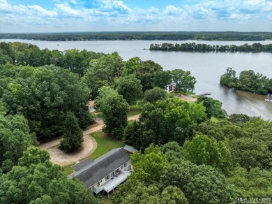 Lake Gaston Home For Sale in Bracey Virginia