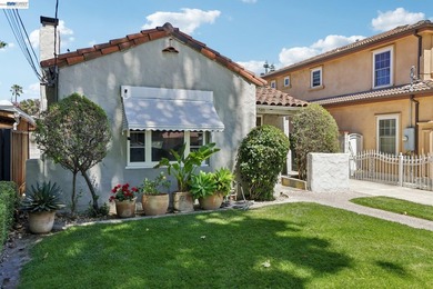 Rarely available park-front opportunity! Ideally situated - photo 3