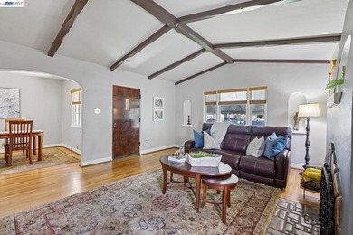 Rarely available park-front opportunity! Ideally situated - photo 5