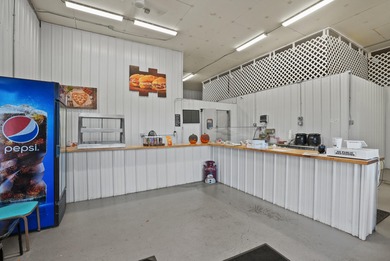 Fantastic commercial opportunity in the heart of Houghton Lake! - photo 4
