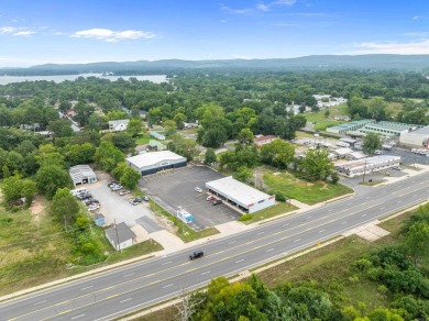 Back building offers over 7800 sq ft of open space. It is