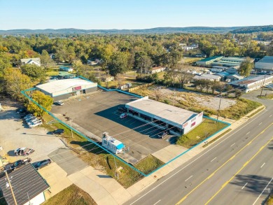 Back building offers over 7800 sq ft of open space. It is