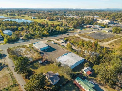 Back building offers over 7800 sq ft of open space. It is