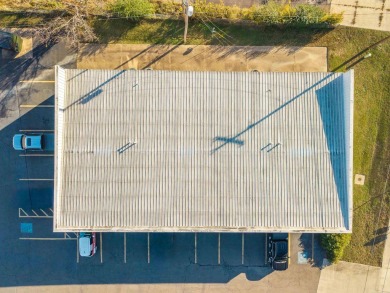 Back building offers over 7800 sq ft of open space. It is