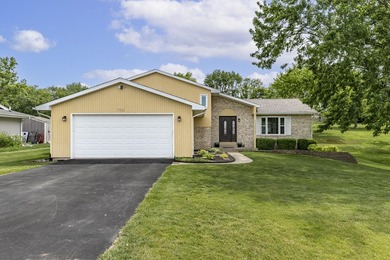 FISH, BOAT, GOLF AND VACATION AT HOME IN THIS SPACIOUS QUAD - photo 3