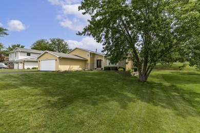 FISH, BOAT, GOLF AND VACATION AT HOME IN THIS SPACIOUS QUAD - photo 5