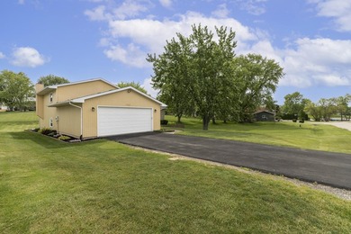 FISH, BOAT, GOLF AND VACATION AT HOME IN THIS SPACIOUS QUAD - photo 7