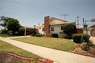 Excellent opportunity to own in one of Downey's most desirable - photo 2