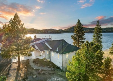 Lake Home For Sale in Weed, California