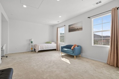 Modern Coastal Living in Ventura's Solana Heights. Discover the - photo 24