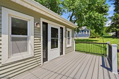 Welcome To This Charming 2 Bedroom Home In Upper Greenwood Lake! - photo 2
