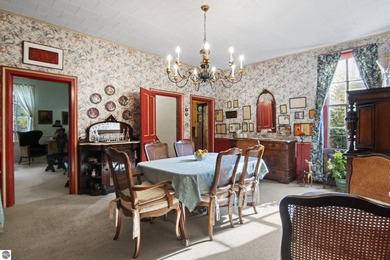 Step back in time with this extraordinary turn-of-the-century - photo 7