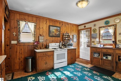 Step back in time with this extraordinary turn-of-the-century - photo 8