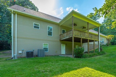 Welcome to this custom built 2006 home at 98 Etowah Ridge in - photo 10