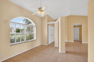 Immaculate 3 bedroom, 2 bathroom home with oversized side entry - photo 10