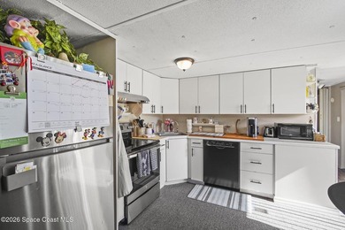 Charming two-bedroom modular home in desirable Port Malabar - photo 11
