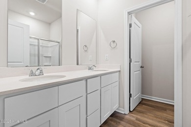 Welcome to the exceptional, beautifully appointed Escape floor - photo 15