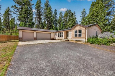 Tucked away in the quiet Crown Point area just minutes from - photo 25