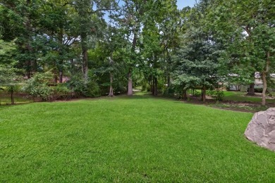 Located on a spacious corner lot, this waterfront 3-bedroom - photo 25