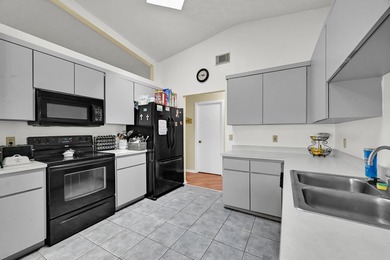 Located in the heart of Port St. Lucie, this 3 bedroom, 2 - photo 6