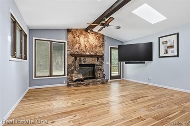 Beautifully situated on nearly half an acre, this inviting home - photo 2
