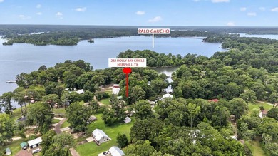 Located on a spacious corner lot, this waterfront 3-bedroom - photo 37