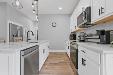 Cozy Cute Lake Area Home - photo 18
