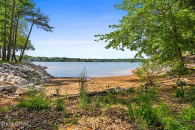 Build your custom dream home on this exceptional direct - photo 3