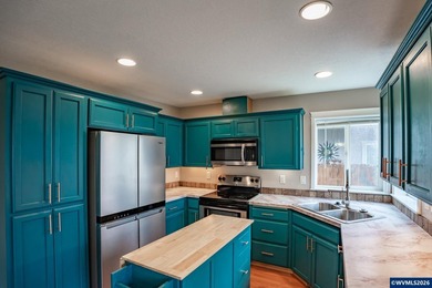 A Bumpable Offer has Been Accepted. This move-in-ready gem