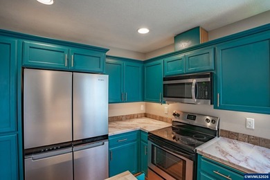 A Bumpable Offer has Been Accepted. This move-in-ready gem