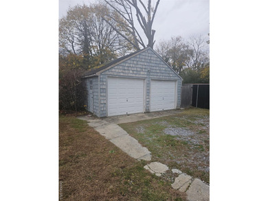 Settle Estate. Home needs updatinges with a second lot. 45A - photo 3