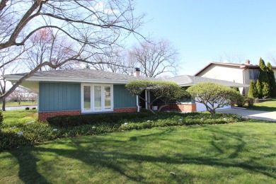 (private lake, pond, creek) Home Sale Pending in Hoffman Estates Illinois
