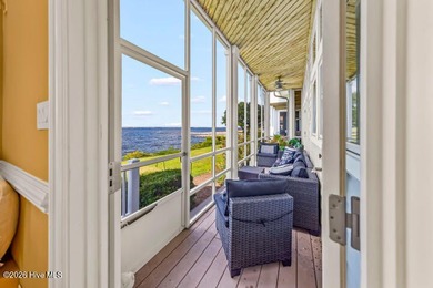 This amazingly luxurious three-bedroom townhome is set for - photo 18