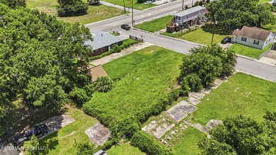 Cleared land in downtown Biloxi. City Lot ready to be built in - photo 19
