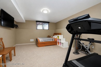 Welcome to 86 Burke Ave prime location beautiful townhouse - photo 21