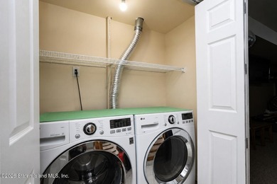 Welcome to 86 Burke Ave prime location beautiful townhouse - photo 23