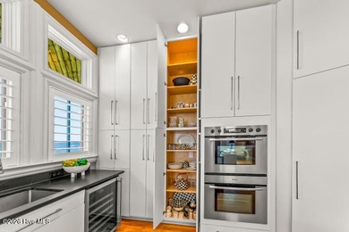 This amazingly luxurious three-bedroom townhome is set for - photo 25