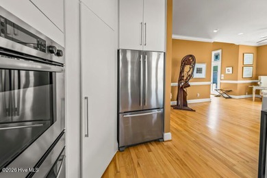 This amazingly luxurious three-bedroom townhome is set for - photo 26