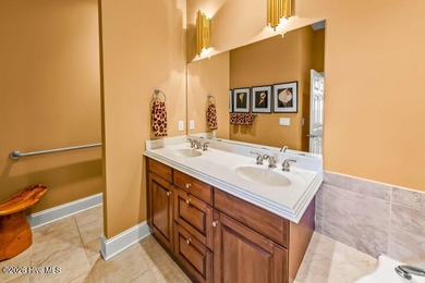 This amazingly luxurious three-bedroom townhome is set for - photo 41