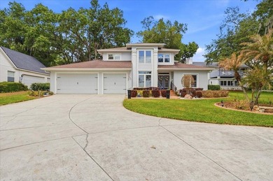 Lake Ariana Home For Sale in Auburndale Florida