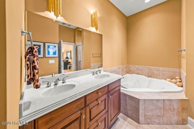This amazingly luxurious three-bedroom townhome is set for - photo 43