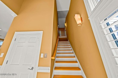 This amazingly luxurious three-bedroom townhome is set for - photo 46