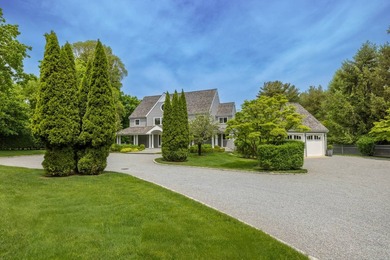 Set on a quiet private block in the heart of Water Mill, this - photo 2