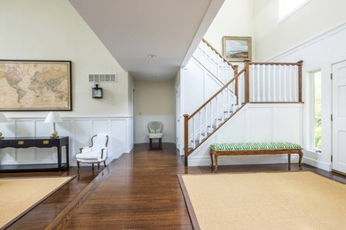 Set on a quiet private block in the heart of Water Mill, this - photo 3