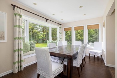 Set on a quiet private block in the heart of Water Mill, this - photo 9