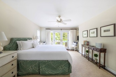 Set on a quiet private block in the heart of Water Mill, this - photo 10