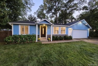 Lake Home For Sale in West Bloomfield, Michigan