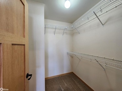 ENJOY THE COMFORT AND CONVENIENCE OF CONDO LIVING IN THIS BRIGHT - photo 10