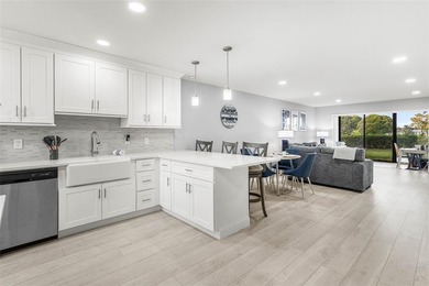 Lake Condo For Sale in Boca Raton, Florida