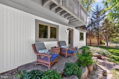 Tucked away on a private road in the heart of Cloverly, 1530 - photo 2